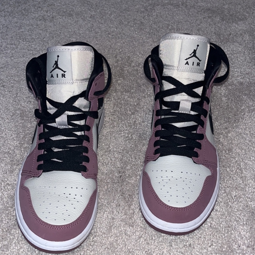 Authentic Air Jordan 1 SE